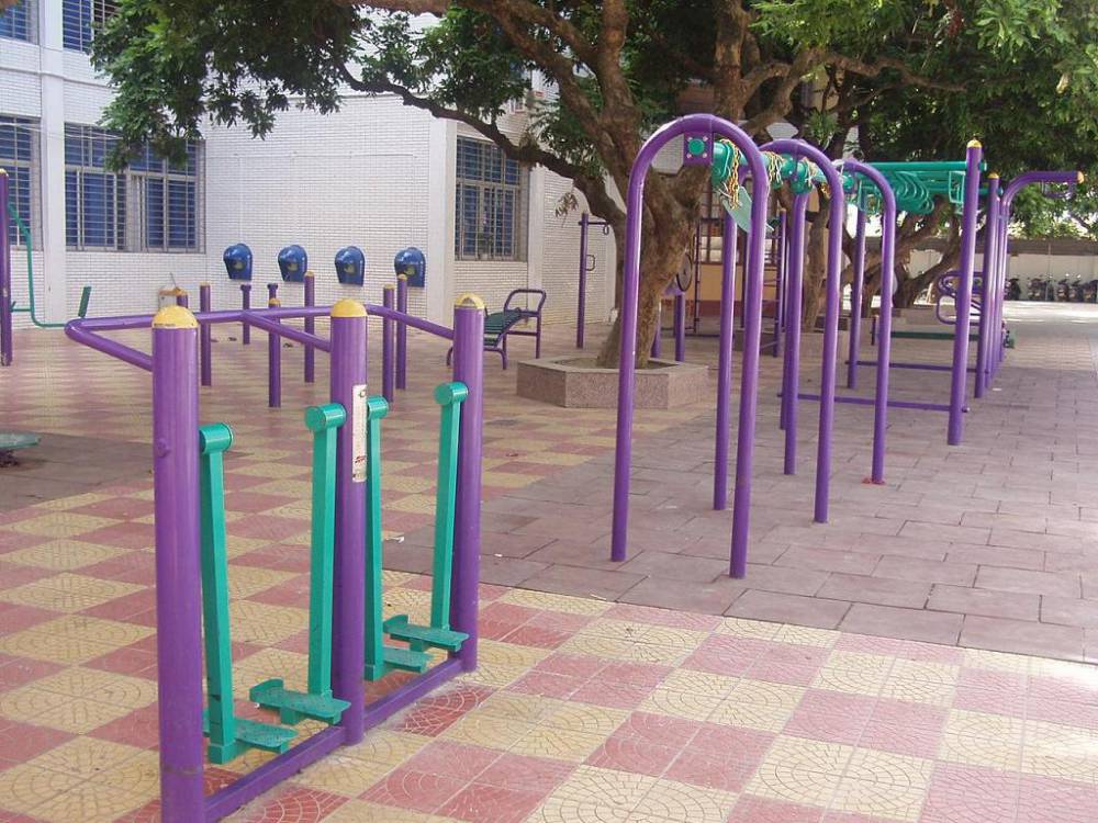 贺州富川公园路径体育器材路径高低杠定制(图4) 贺州富川公园路径体育器材路径高低杠定制